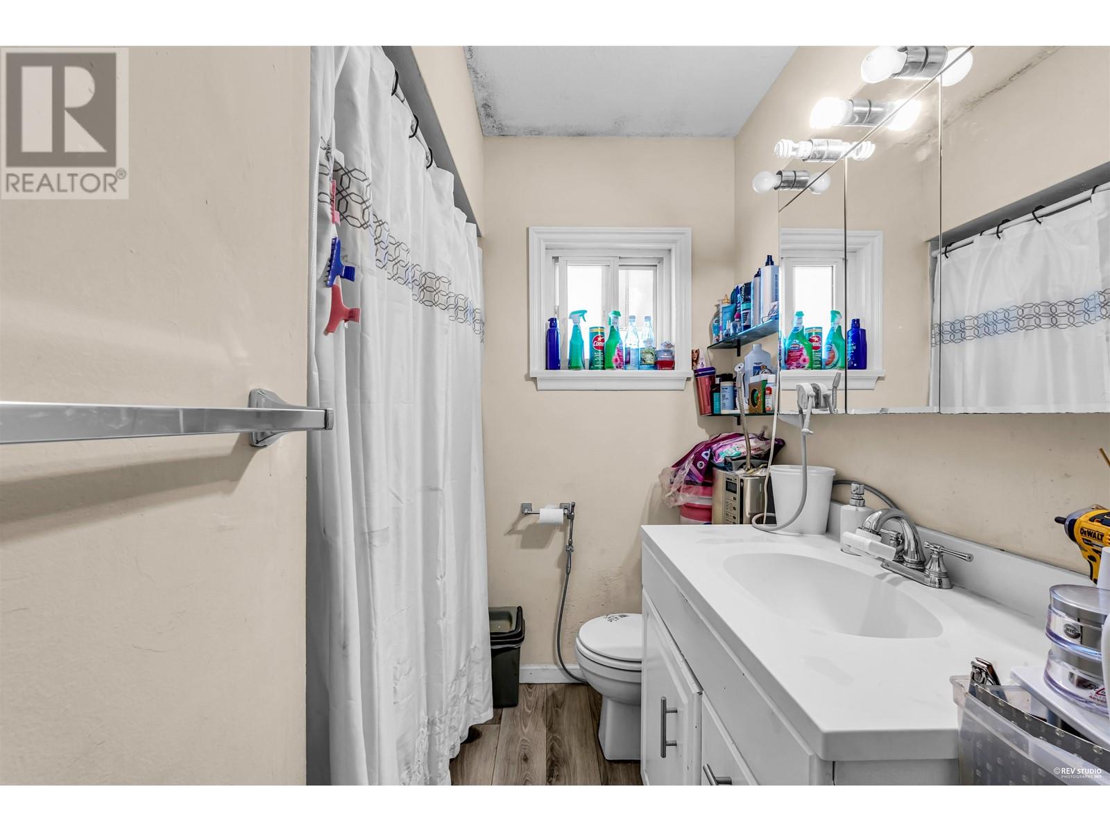 Listing Picture 16 of 23 : 986 E 57TH AVENUE, Vancouver / 溫哥華 - 魯藝地產 Yvonne Lu Group - MLS Medallion Club Member