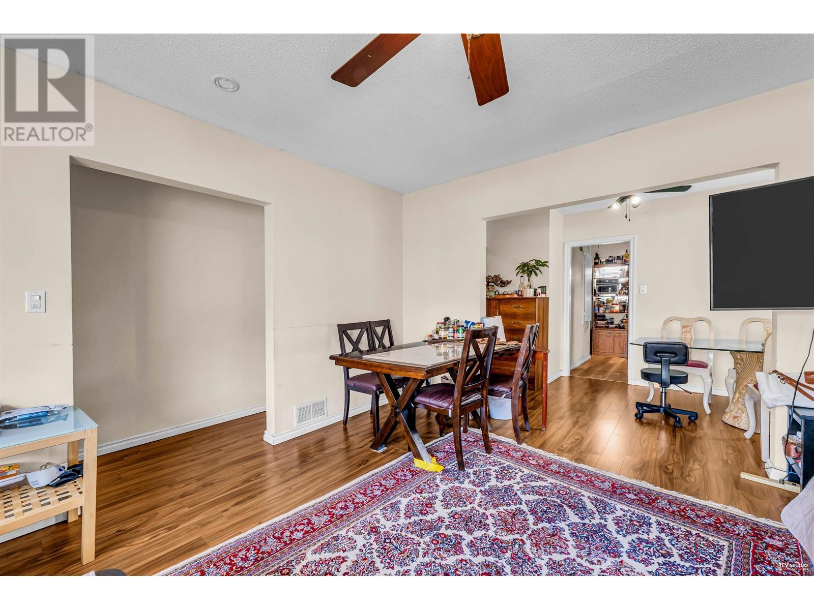 Listing Picture 8 of 23 : 986 E 57TH AVENUE, Vancouver / 溫哥華 - 魯藝地產 Yvonne Lu Group - MLS Medallion Club Member