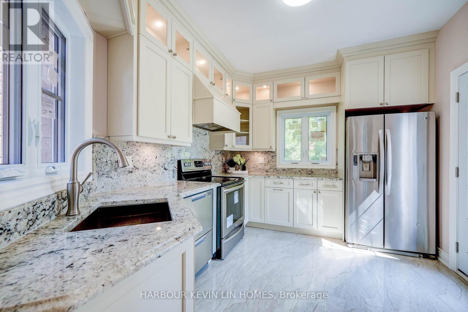 45 Henricks Crescent, Richmond Hill, Ontario  L4B 3W4 - Photo 22 - N12005015
