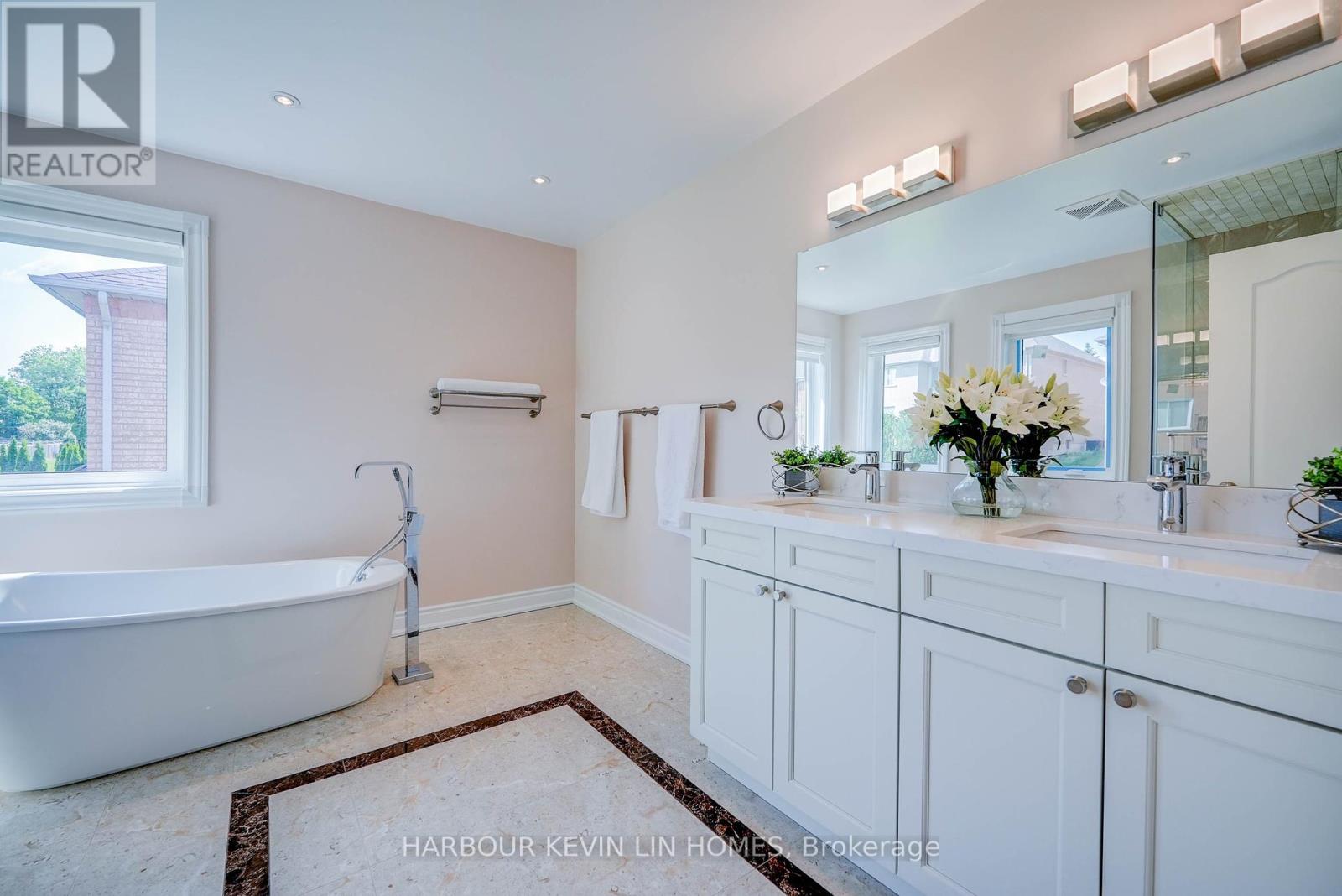 45 Henricks Crescent, Richmond Hill, Ontario  L4B 3W4 - Photo 27 - N12005015