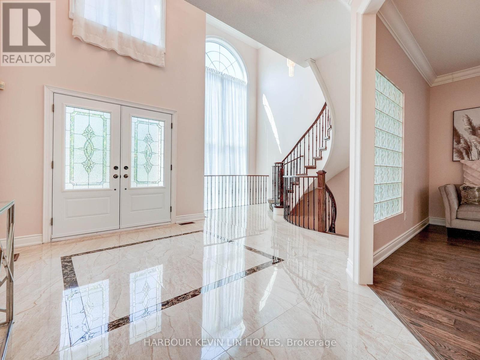 45 Henricks Crescent, Richmond Hill, Ontario  L4B 3W4 - Photo 6 - N12005015