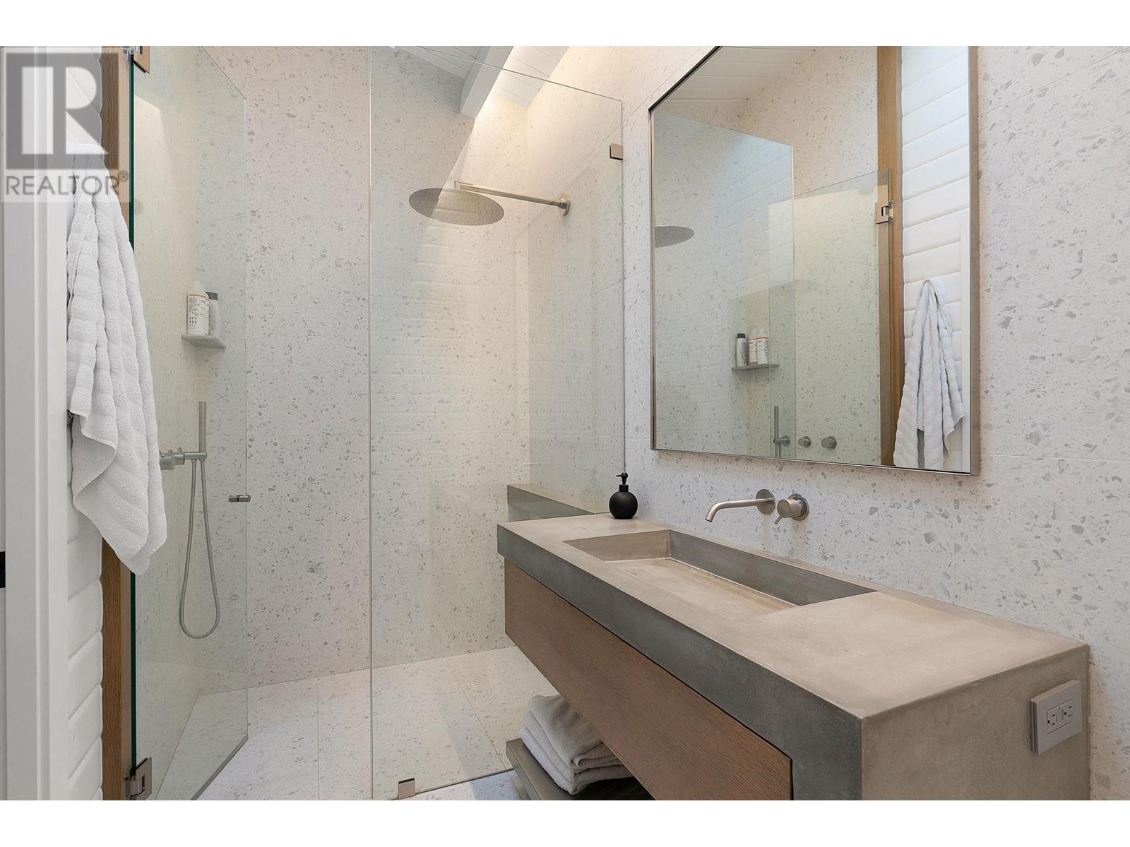 Property at 4110 Lakeshore Road image 4