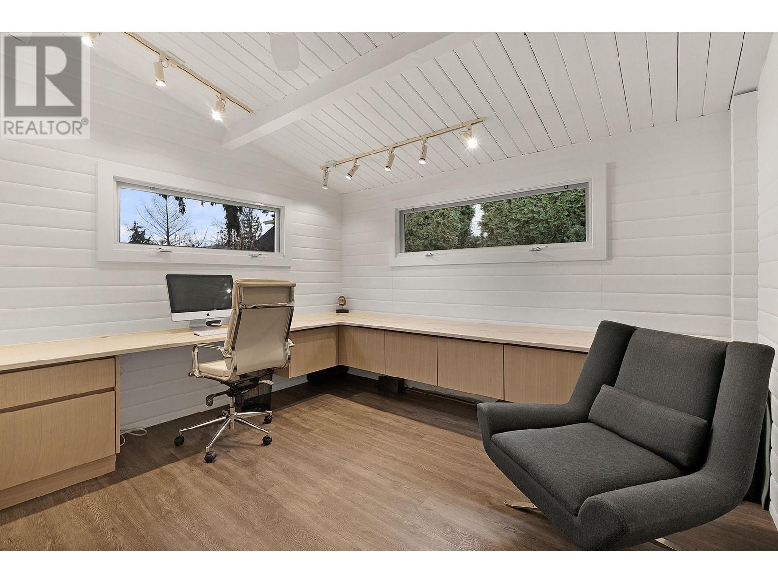 Property at 4110 Lakeshore Road image 5