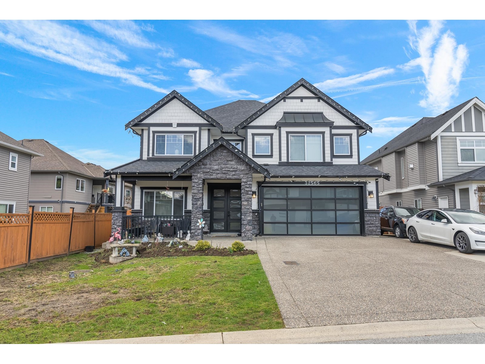 Property at 32565 SALSBURY AVENUE image 2