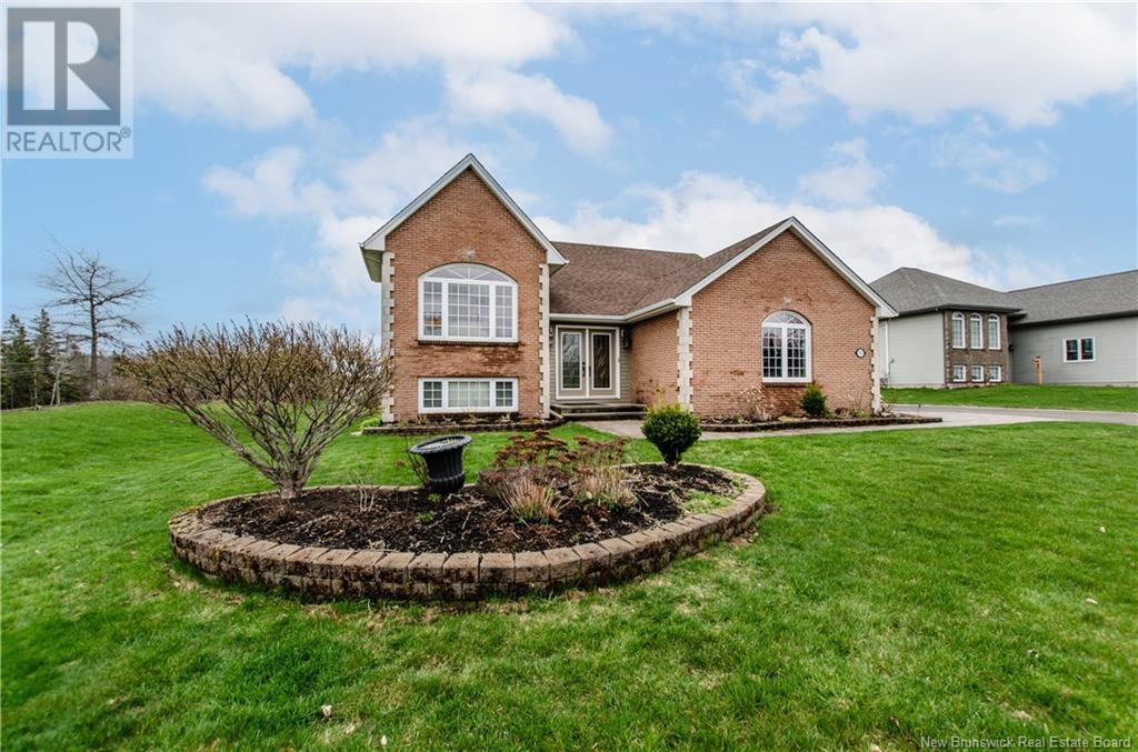 Property at 717 Royal Oaks Boulevard image 2