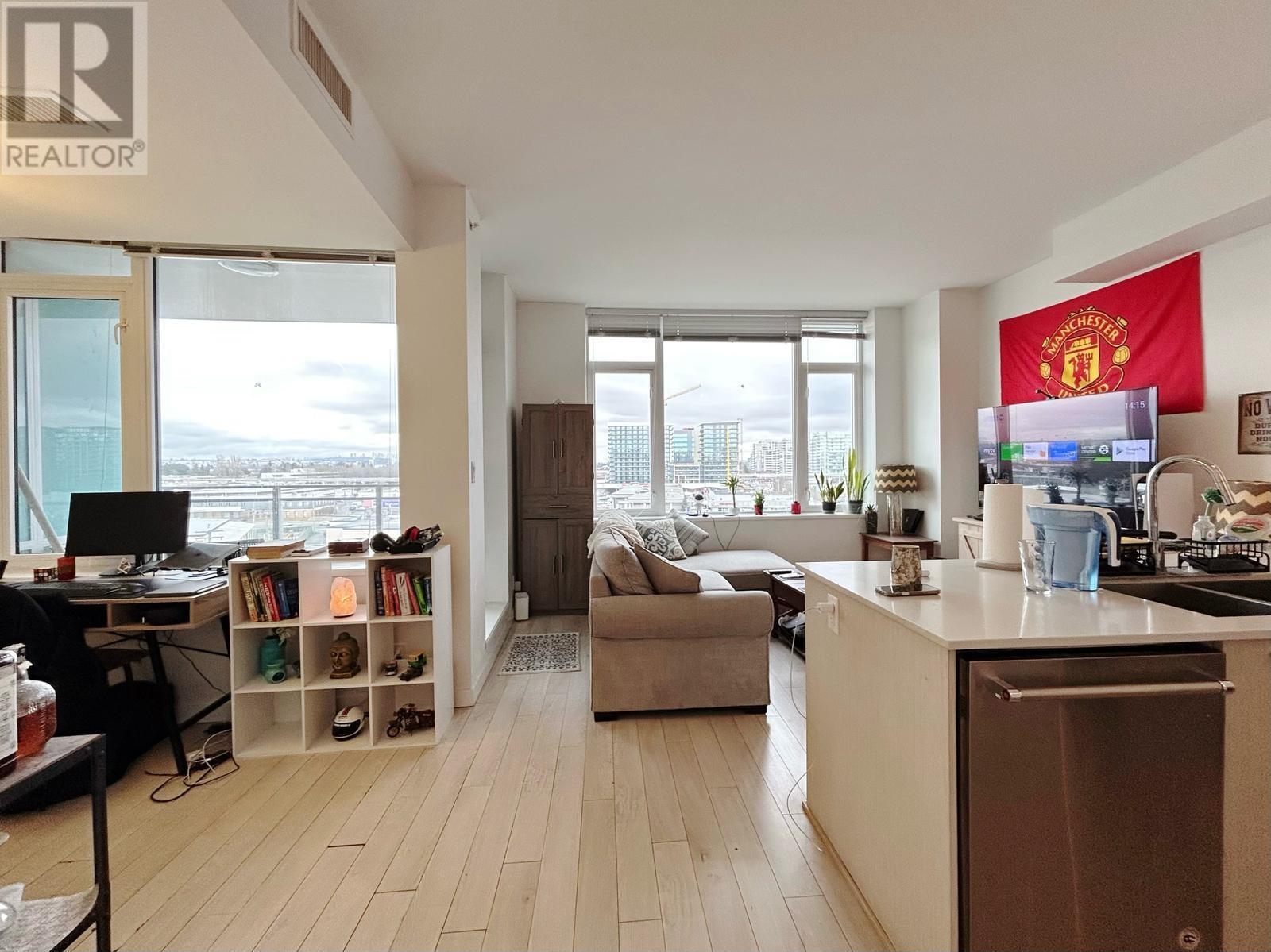 Listing Picture 3 of 16 : 801 5619 CEDARBRIDGE WAY, Richmond / 烈治文 - 魯藝地產 Yvonne Lu Group - MLS Medallion Club Member