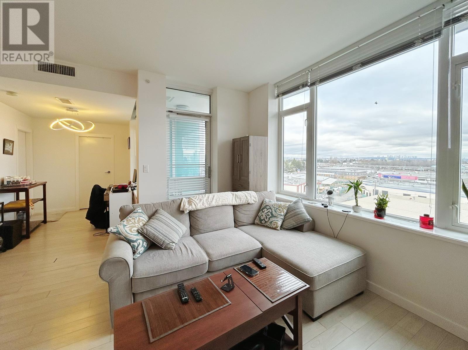 Listing Picture 2 of 16 : 801 5619 CEDARBRIDGE WAY, Richmond / 烈治文 - 魯藝地產 Yvonne Lu Group - MLS Medallion Club Member
