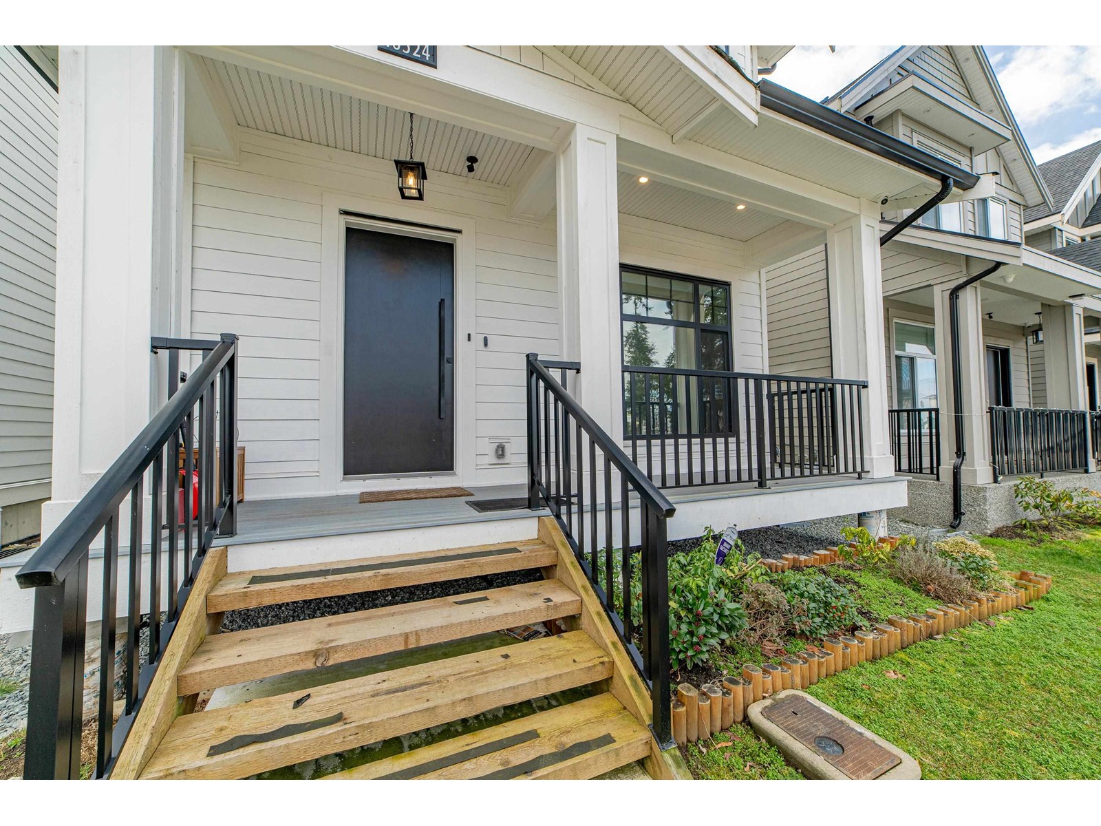 Property at 16524 22 AVENUE image 3