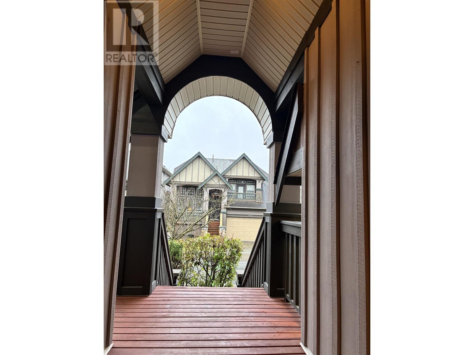 19243 Fieldstone Walk, Pitt Meadows, British Columbia  V3Y 2X1 - Photo 4 - R2968314