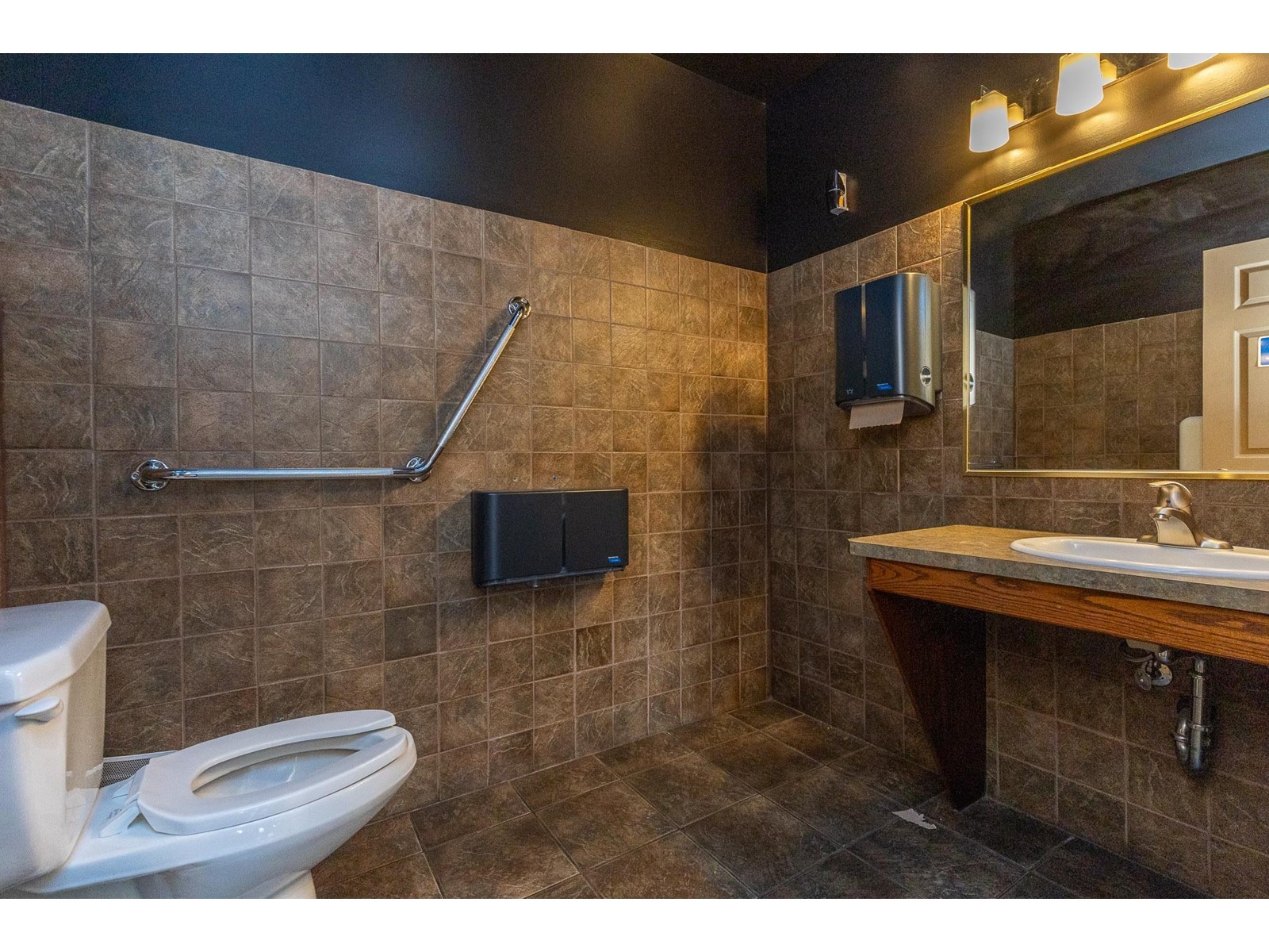 33486 South Fraser Way, Abbotsford, British Columbia  V2S 2B5 - Photo 24 - C8067259