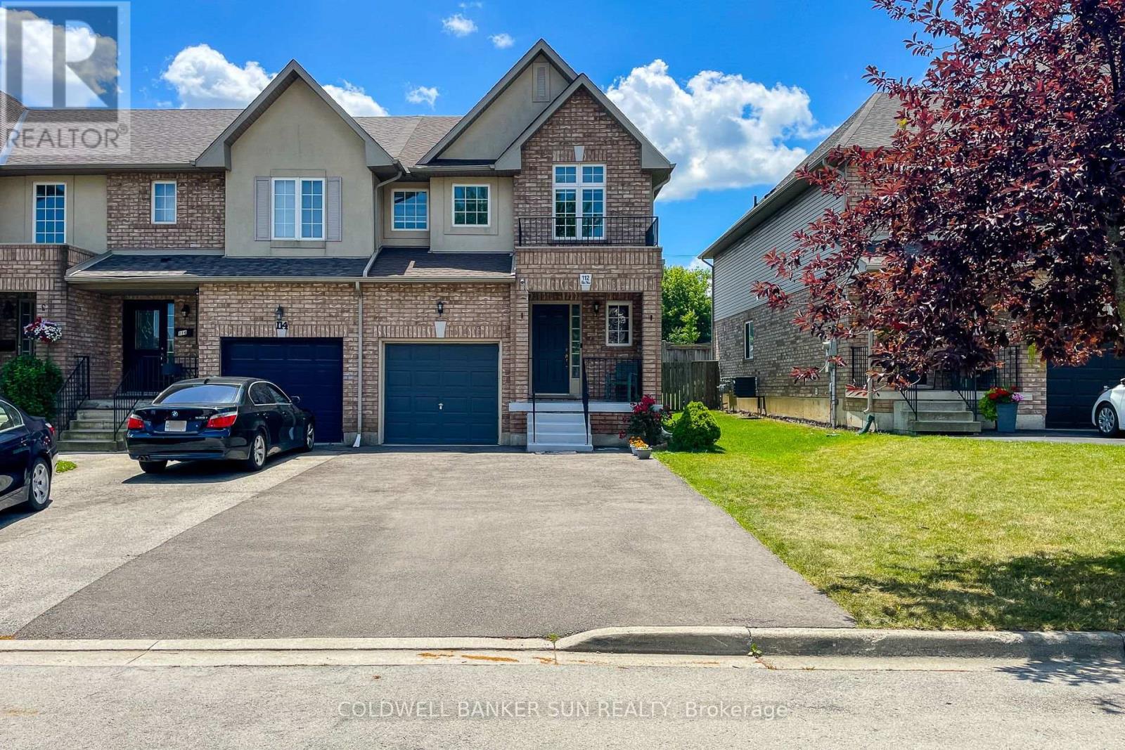 112 Meadow Wood Crescent, Hamilton, Ontario  L8J 3Z8 - Photo 1 - X12005082