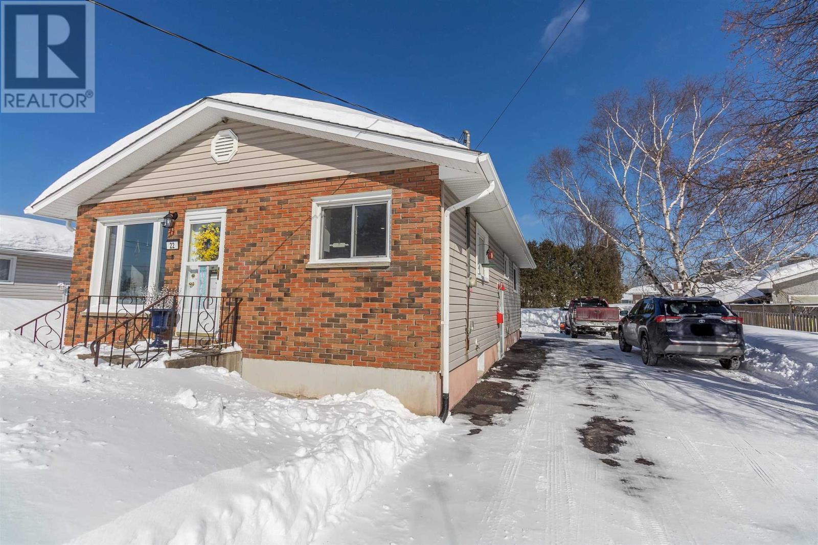 22 Arbor Dr, Sault Ste. Marie, Ontario  P6C 5L6 - Photo 1 - SM250379