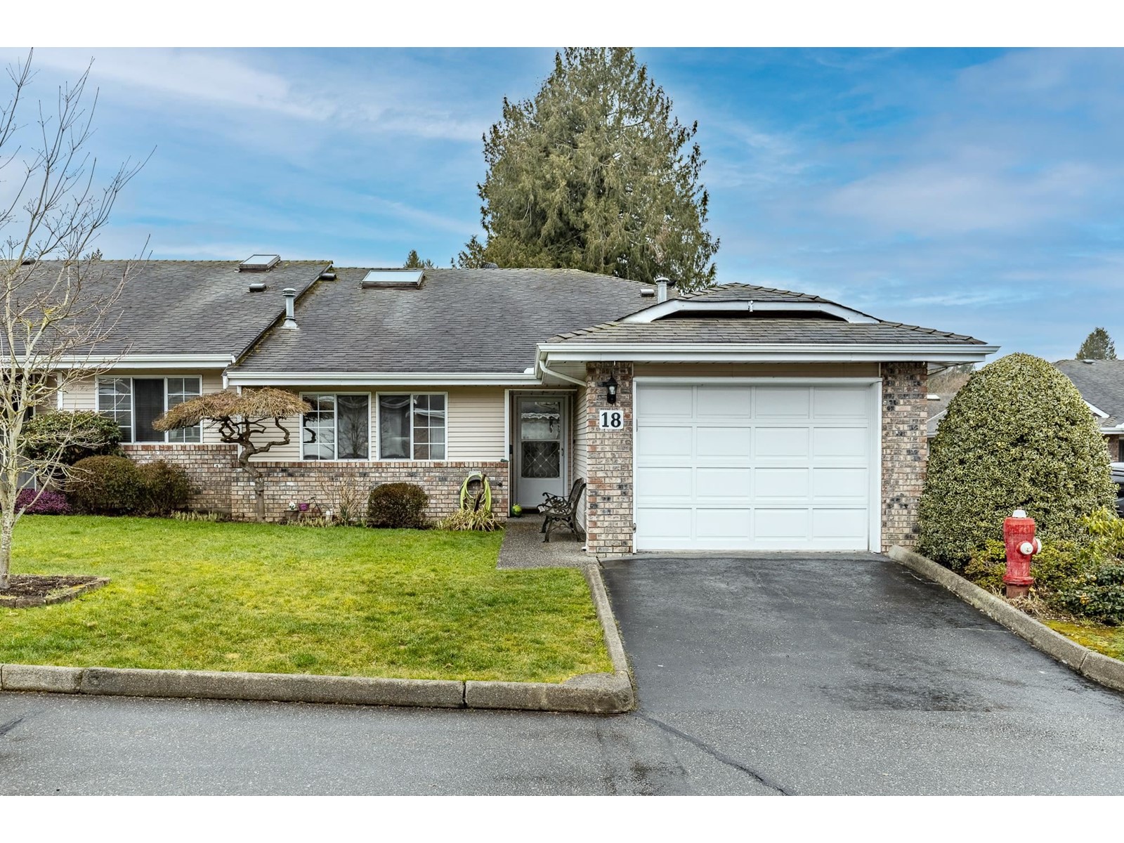 Property at 18 5051 203 STREET image 1