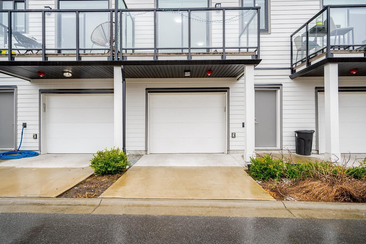 3 19631 55a Avenue, Langley, British Columbia  V3A 3X1 - Photo 3 - R2974510