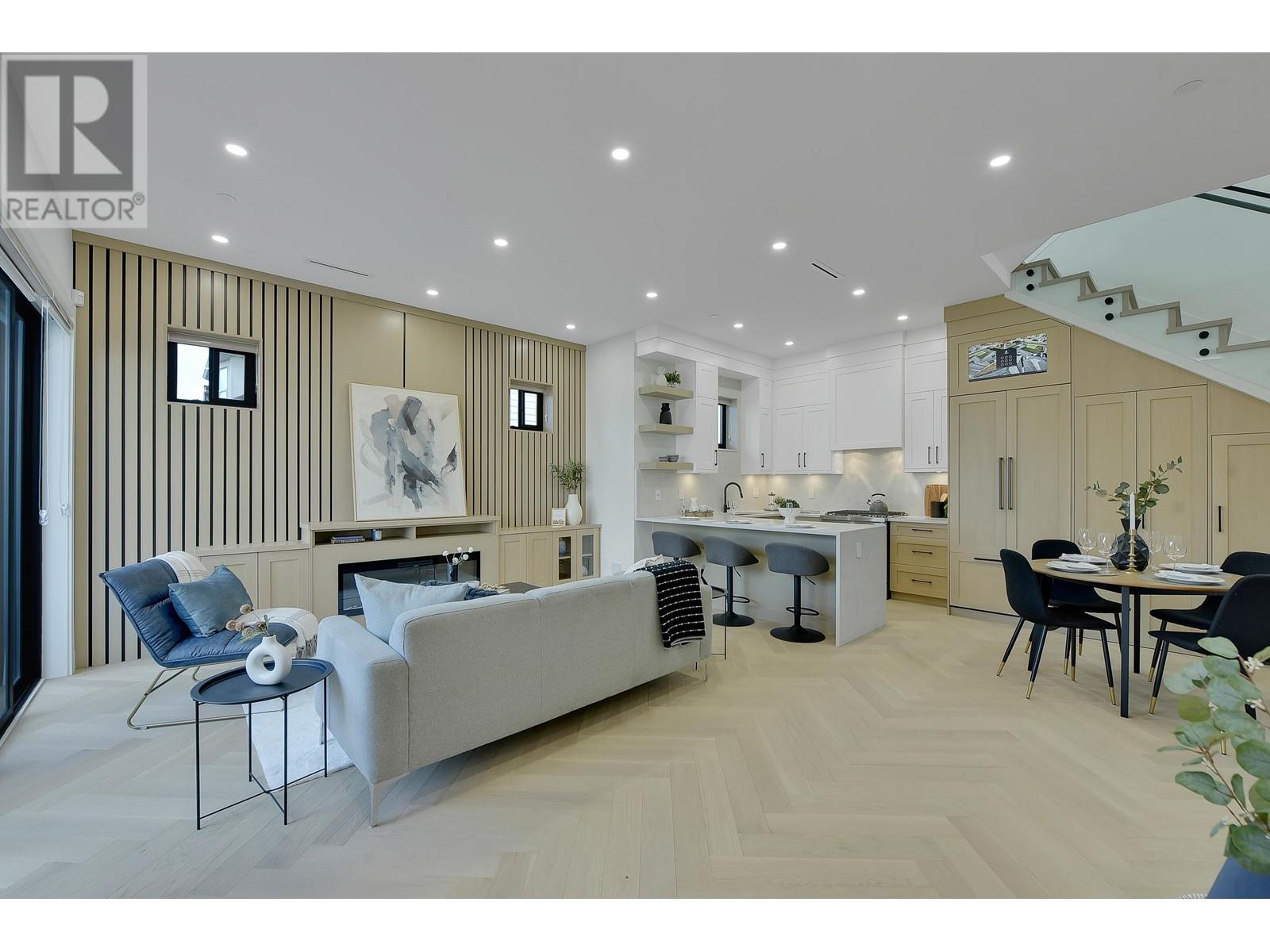 Property at 1 8079 SELKIRK STREET image 2