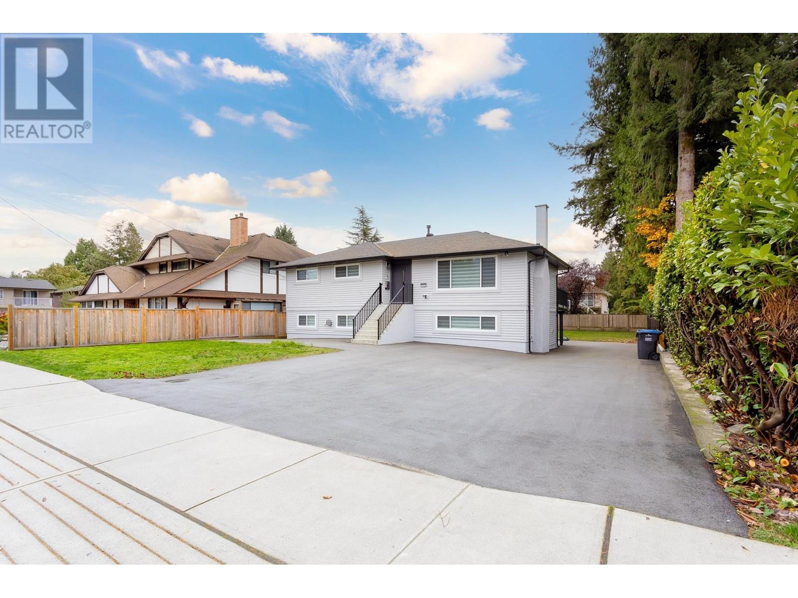 Property at 1624 COQUITLAM AVENUE image 2
