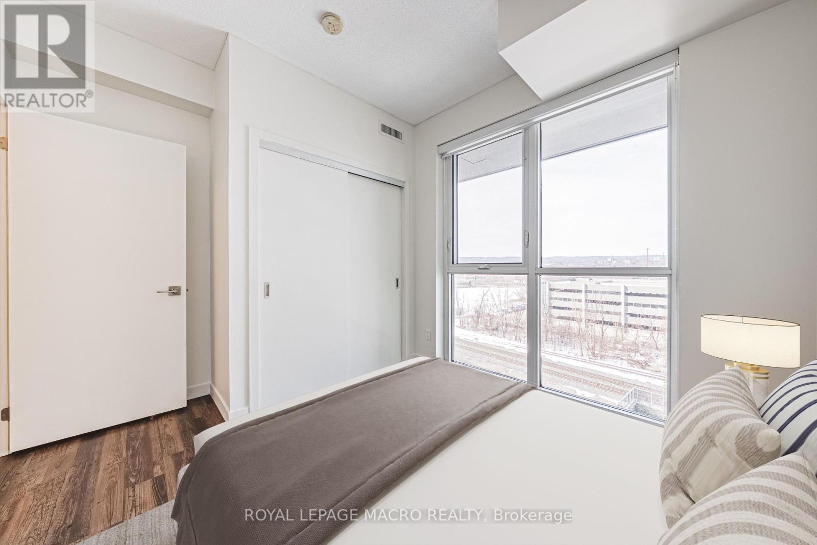 Property at 812 - 2081 FAIRVIEW STREET image 4