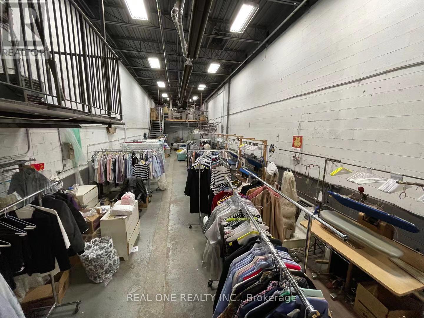83 Pelham Avenue, Toronto, Ontario  M6N 1A5 - Photo 2 - W12005276