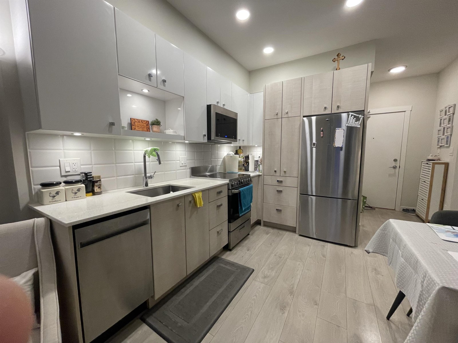 207 10838 Whalley Boulevard, Surrey, British Columbia  V3R 0G8 - Photo 6 - R2973269