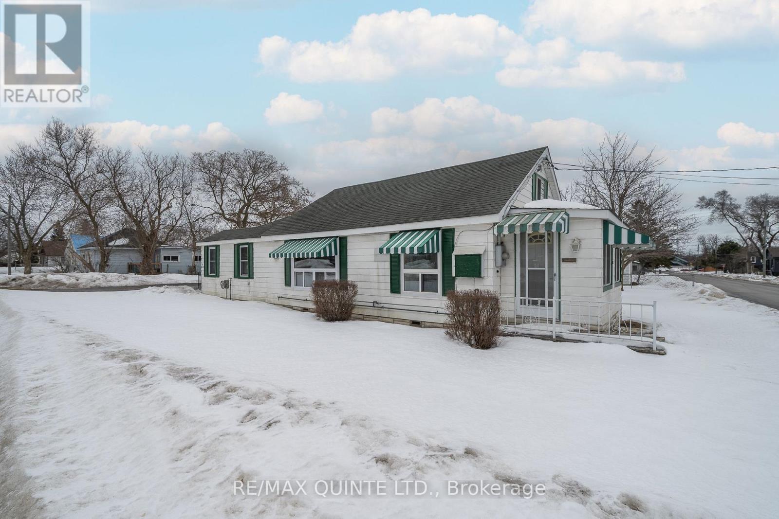 33 Centre Street, Belleville, Ontario  K8N 4W4 - Photo 30 - X12005297