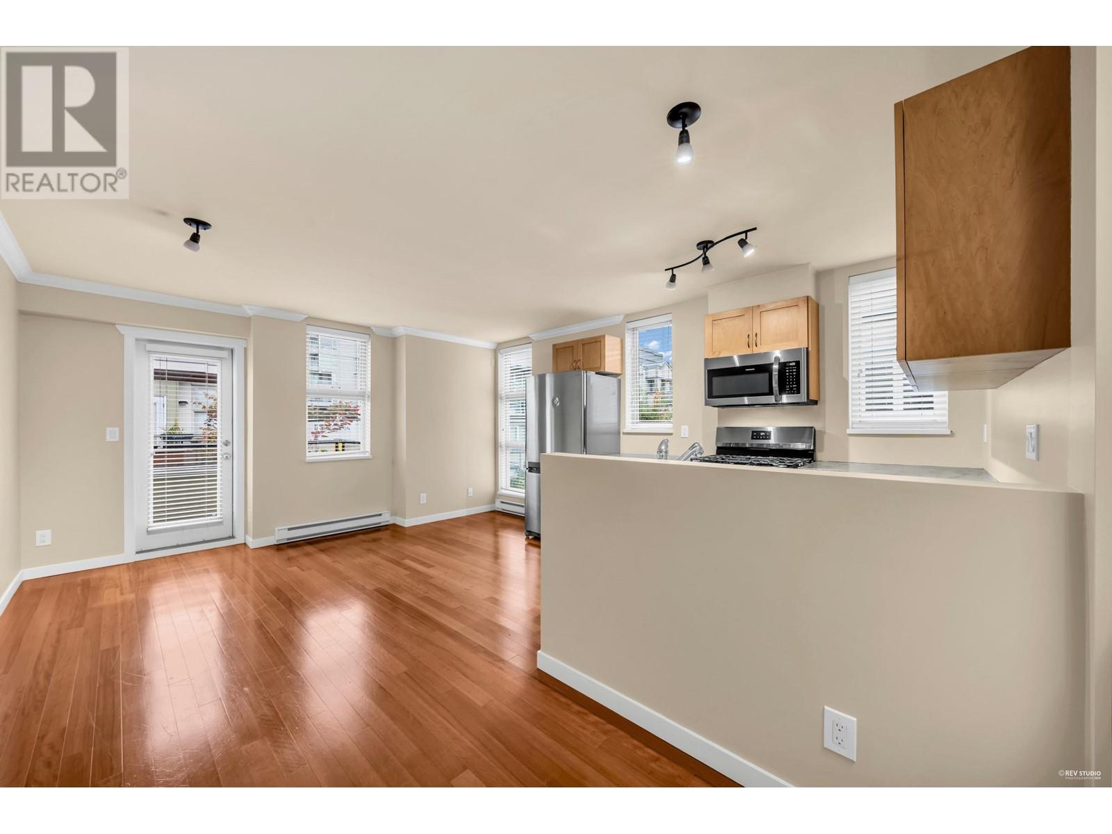 15 628 W 6th Avenue, Vancouver, British Columbia  V5Z 1A3 - Photo 3 - R2973944