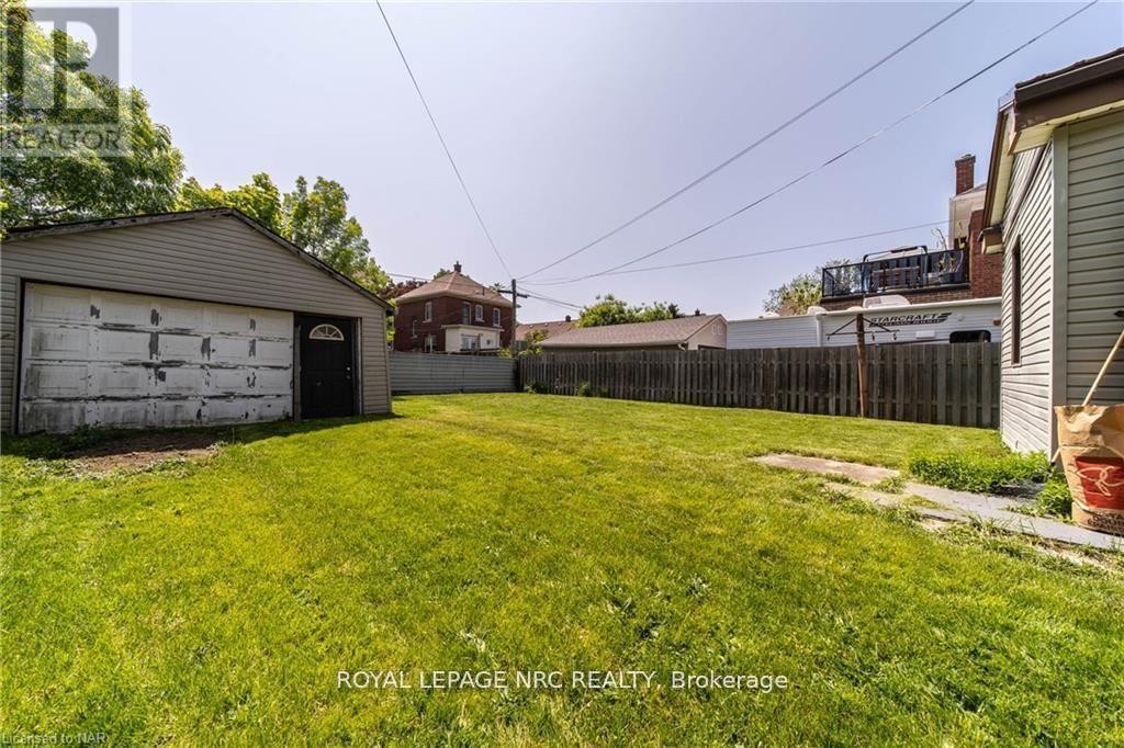 Property at 4588 NELSON CRESCENT image 2