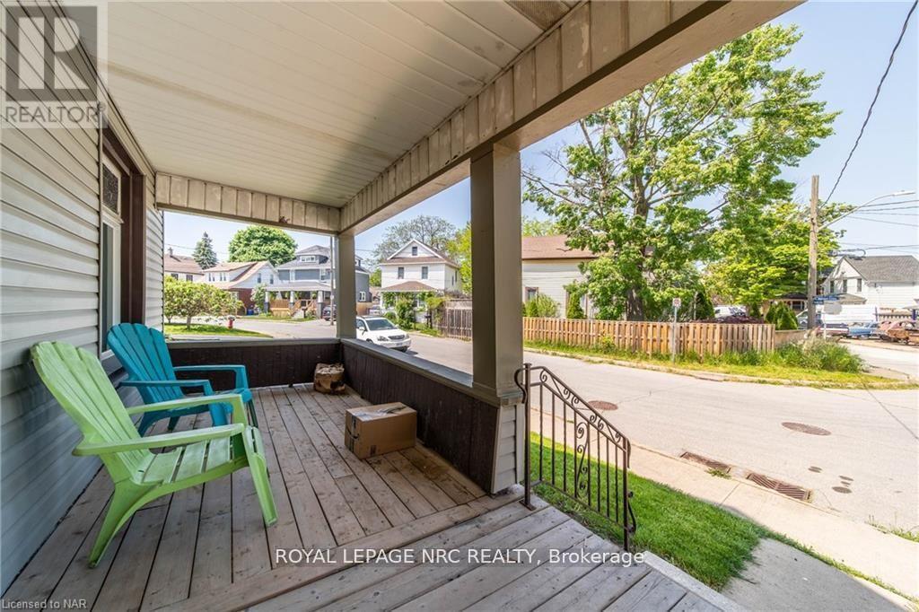 Property at 4588 NELSON CRESCENT image 4