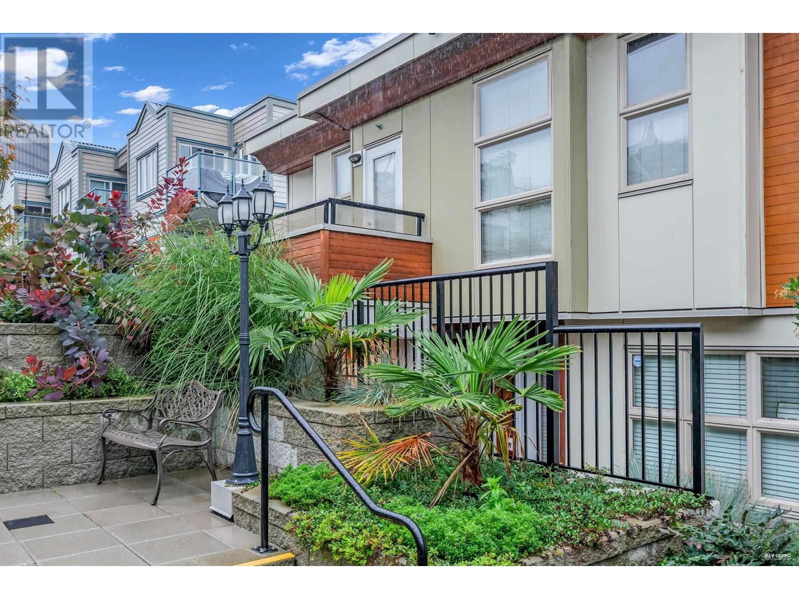 15 628 W 6th Avenue, Vancouver, British Columbia  V5Z 1A3 - Photo 4 - R2973944