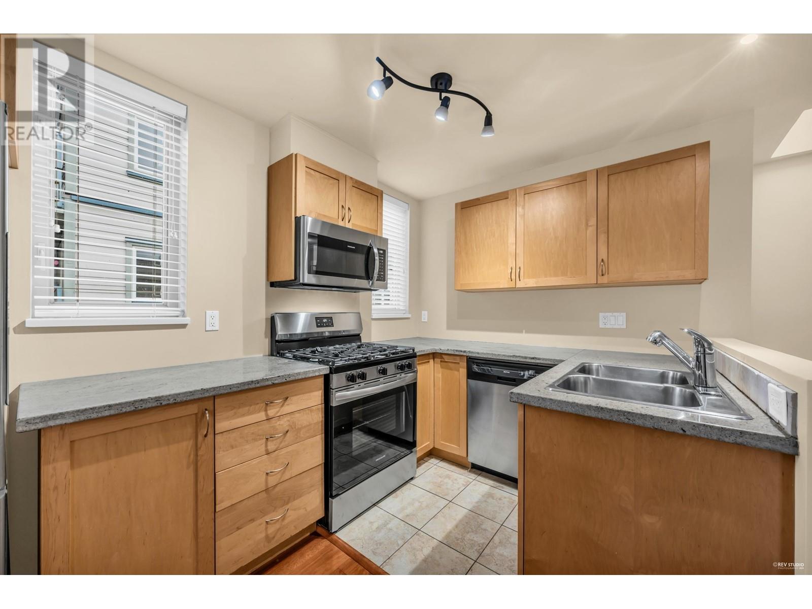 15 628 W 6th Avenue, Vancouver, British Columbia  V5Z 1A3 - Photo 10 - R2973944