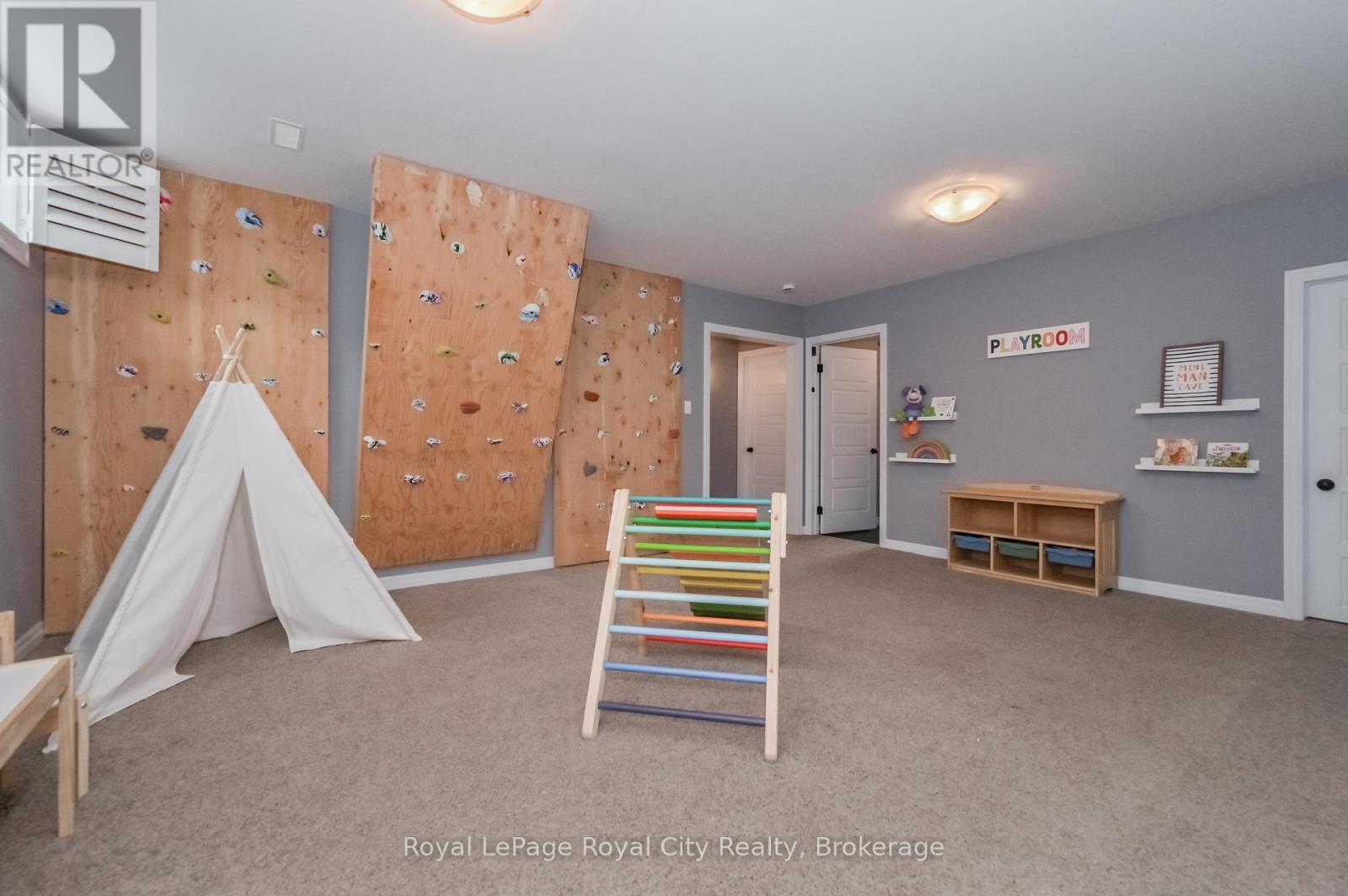 84 Andrews Drive W, Mapleton, Ontario  N0G 1P0 - Photo 25 - X12005307