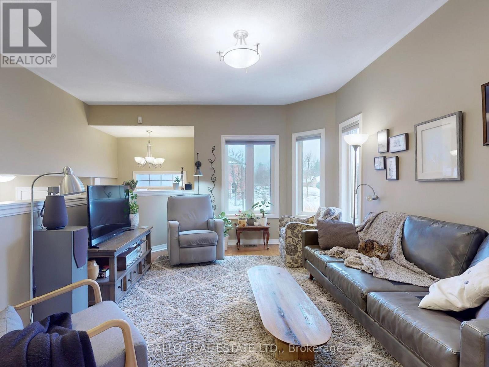 Property at 28 HEADWATER CRESCENT image 5