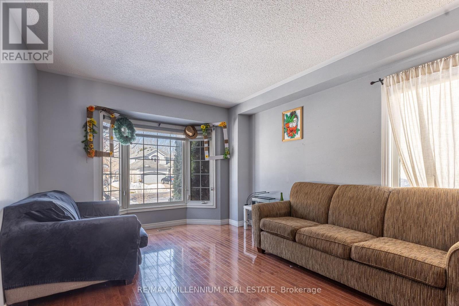 Property at 98 GREYROCK CRESCENT image 5