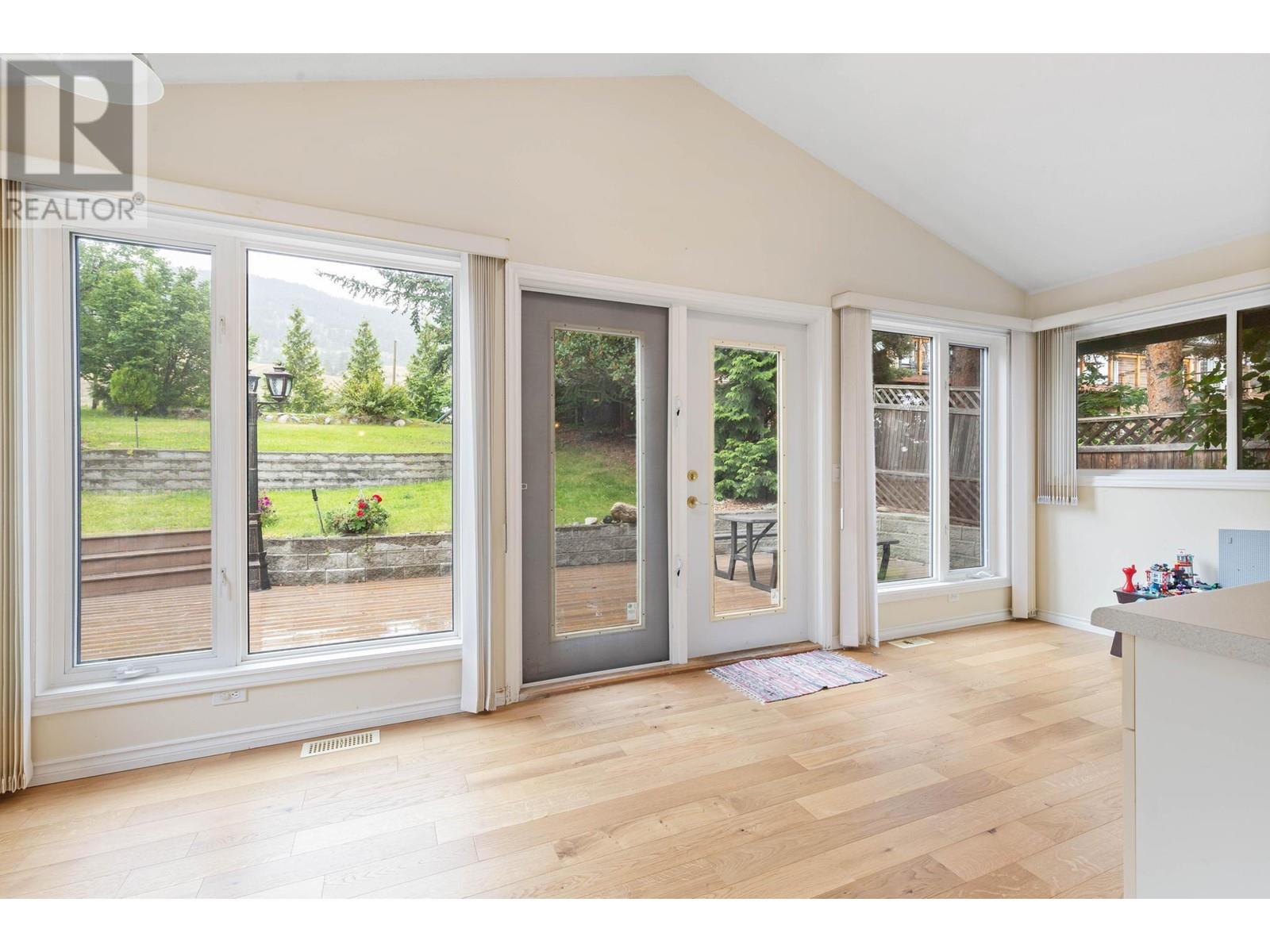 12857 Oyama Road, Lake Country, British Columbia  V4V 2A7 - Photo 11 - 10337523
