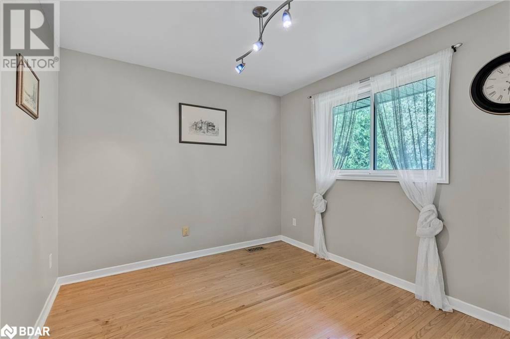 12 Roslyn Road, Barrie, Ontario  L4M 2X6 - Photo 17 - 40693811