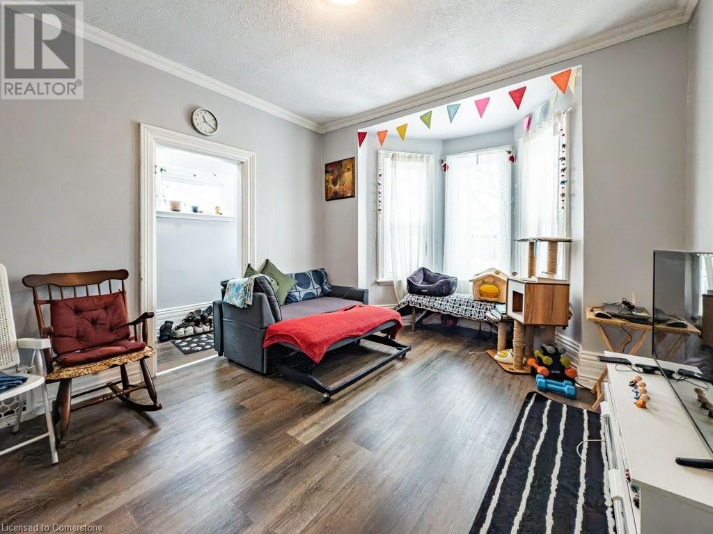 Property at 28 ONTARIO Street image 4