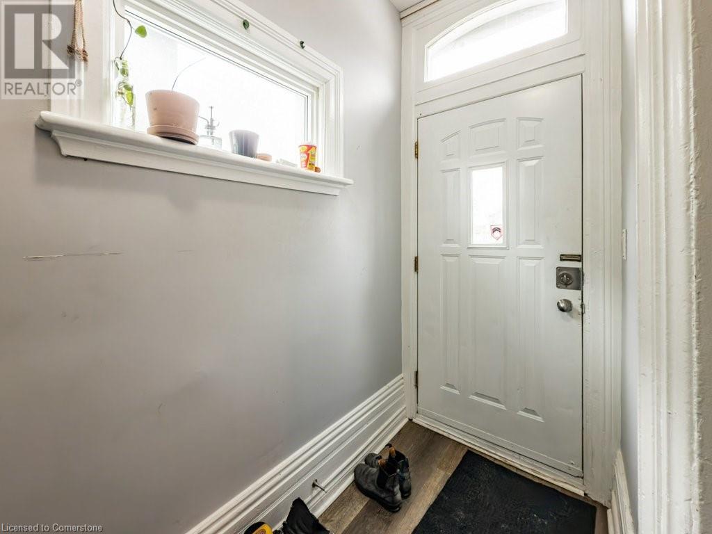 Property at 28 ONTARIO Street image 3