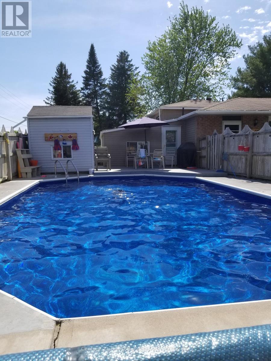 2 Lynn Street, Tiny (Perkinsfield), Ontario  L0L 2J0 - Photo 12 - S12003253