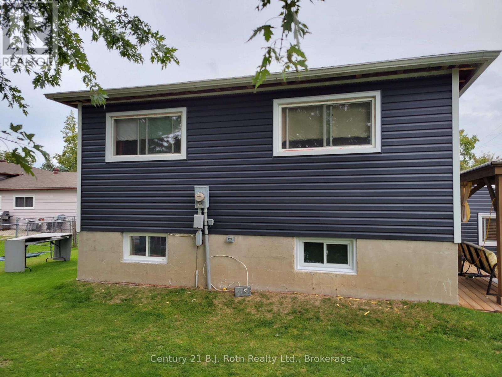 2 Lynn Street, Tiny (Perkinsfield), Ontario  L0L 2J0 - Photo 20 - S12003253