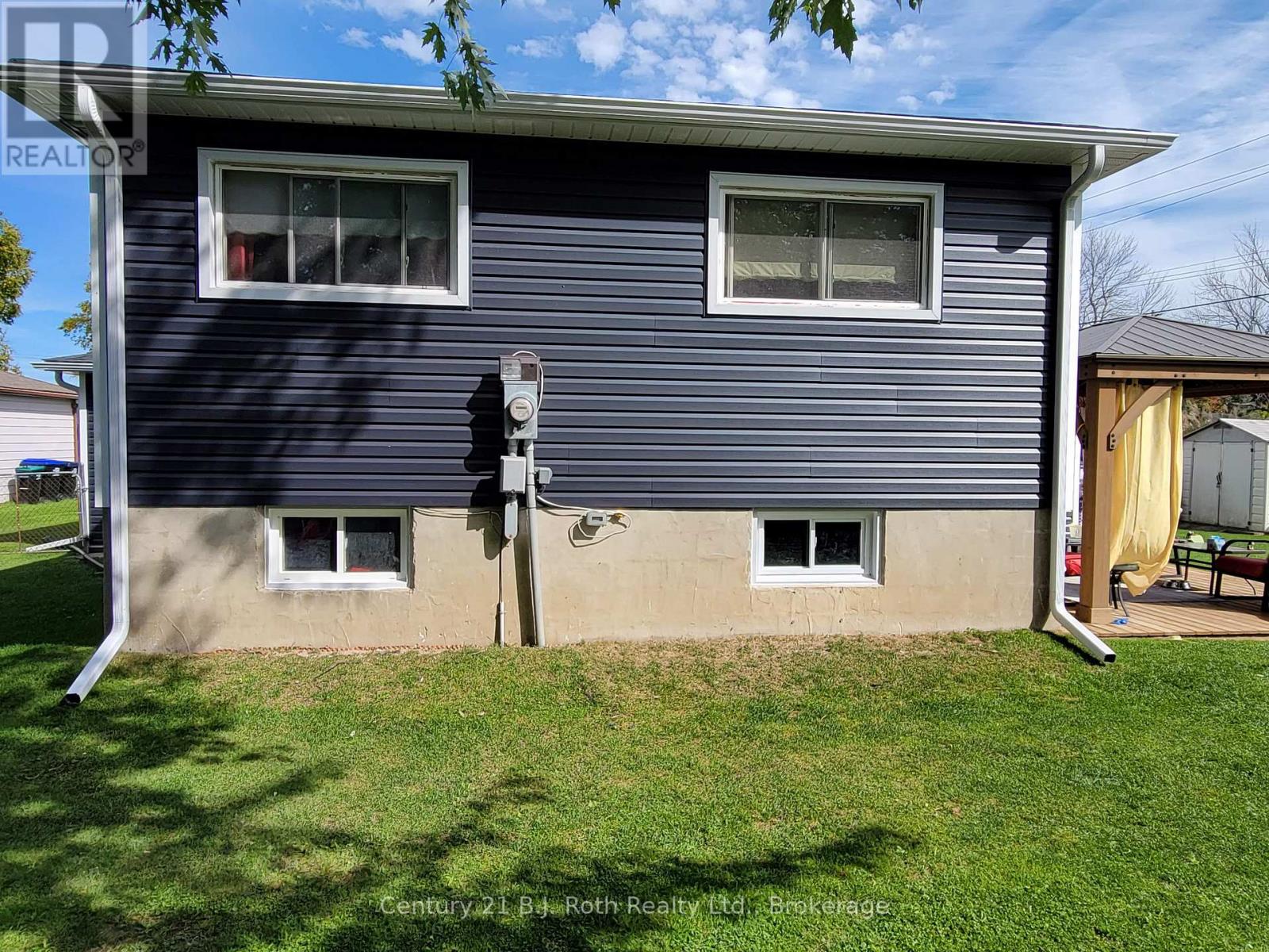 2 Lynn Street, Tiny (Perkinsfield), Ontario  L0L 2J0 - Photo 23 - S12003253