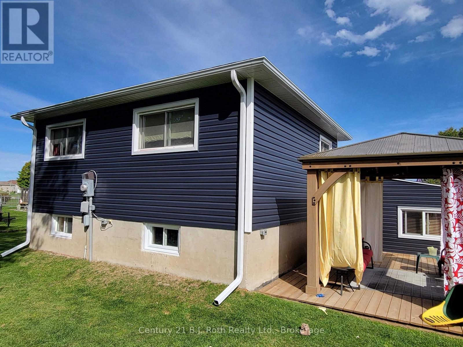 2 Lynn Street, Tiny (Perkinsfield), Ontario  L0L 2J0 - Photo 24 - S12003253
