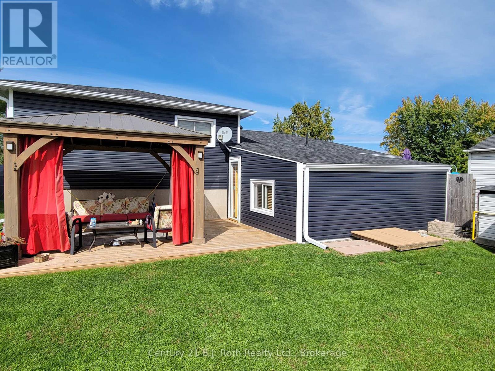 2 Lynn Street, Tiny (Perkinsfield), Ontario  L0L 2J0 - Photo 25 - S12003253