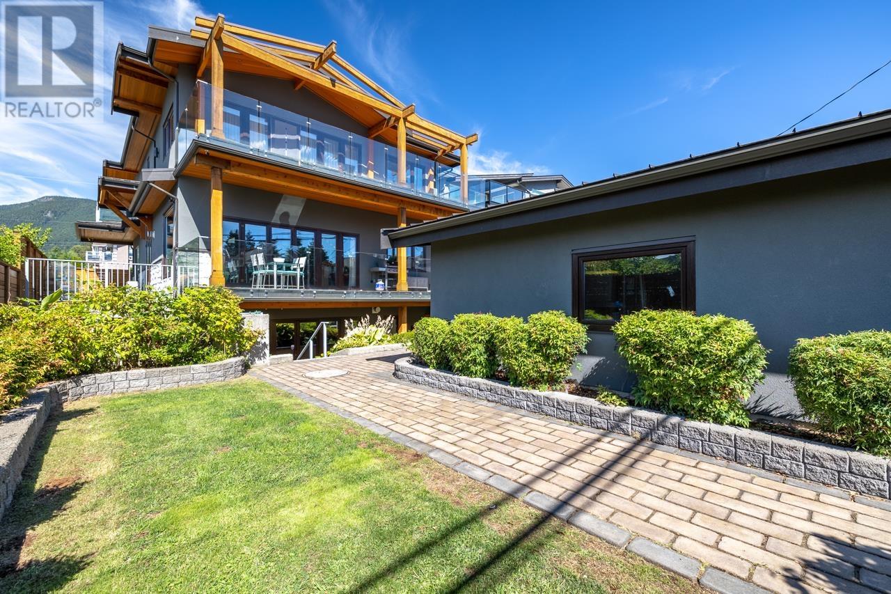 363 W 28th Street, North Vancouver, British Columbia  V7N 2J2 - Photo 21 - R2892412