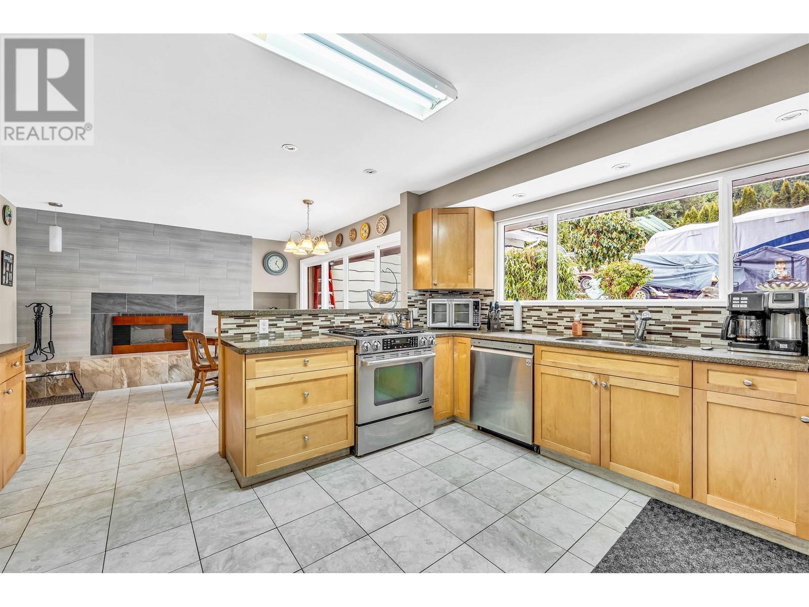 3100 Starlight Way, Coquitlam, British Columbia  V3C 3R1 - Photo 10 - R2970707