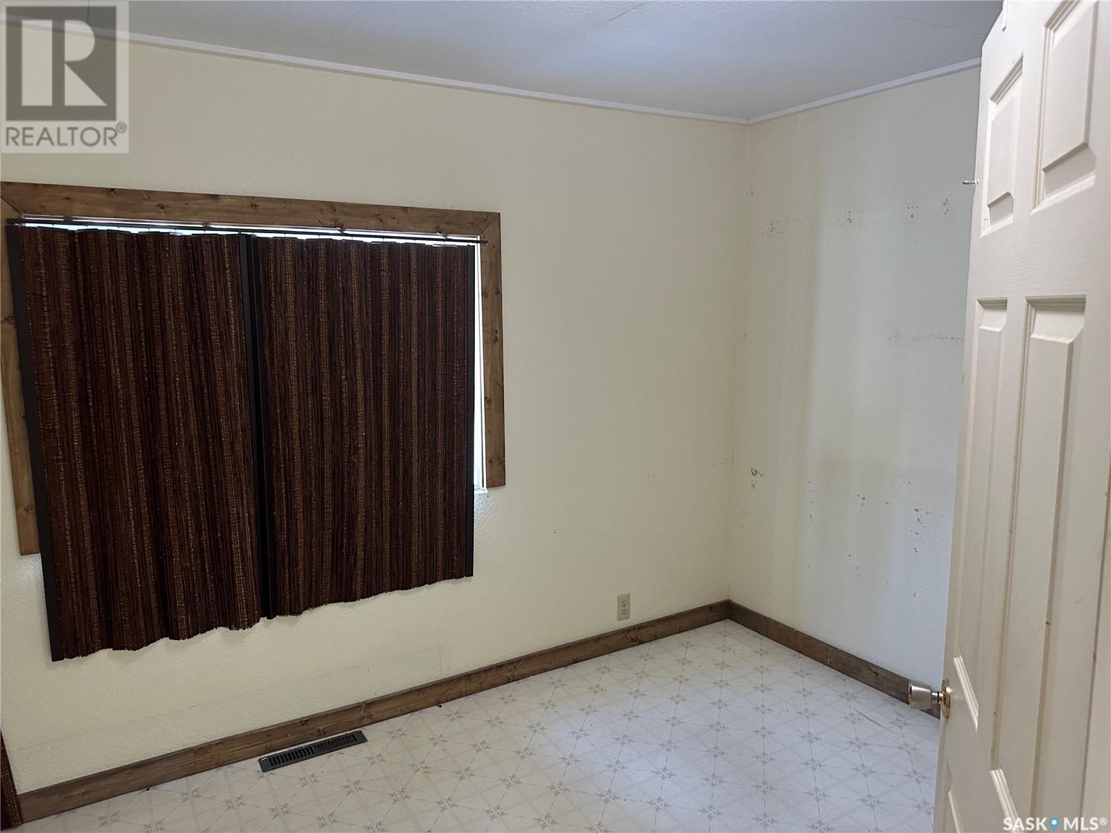 209 3rd Avenue N, Big River, Saskatchewan  S0J 0E0 - Photo 31 - SK986017