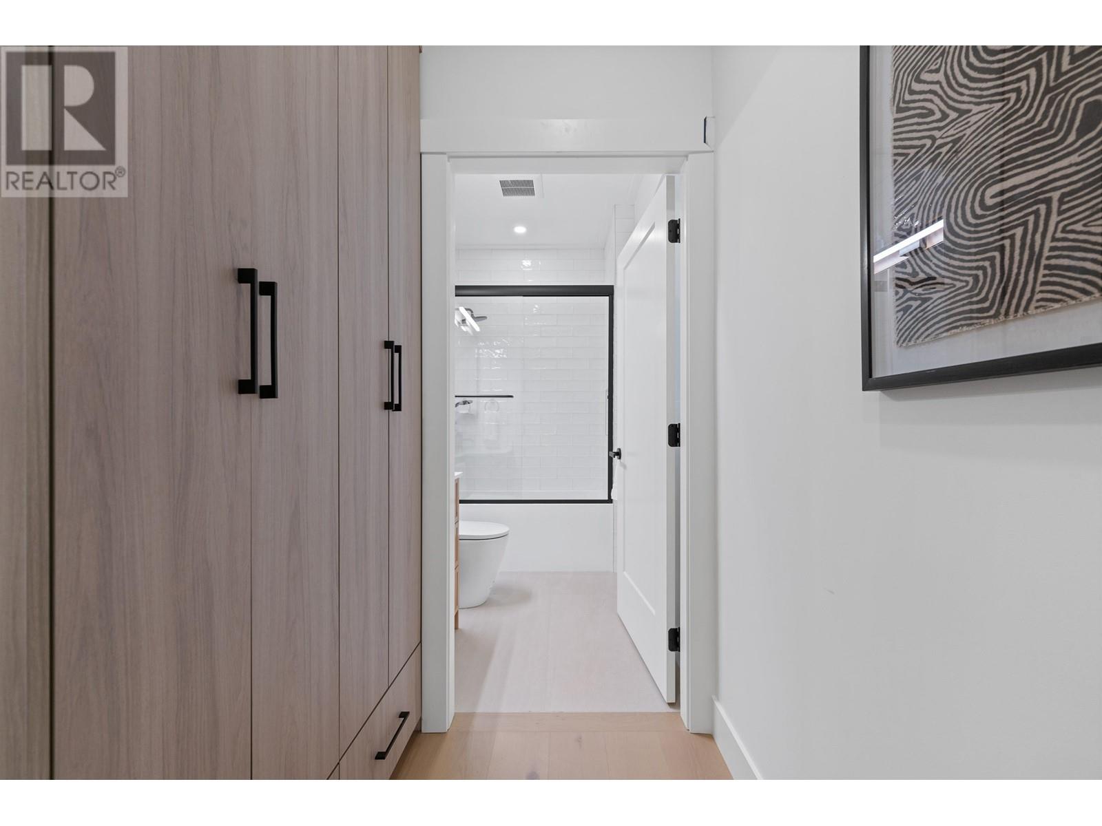 2 4769 Commercial Street, Vancouver, British Columbia  V5N 4G8 - Photo 32 - R2974537