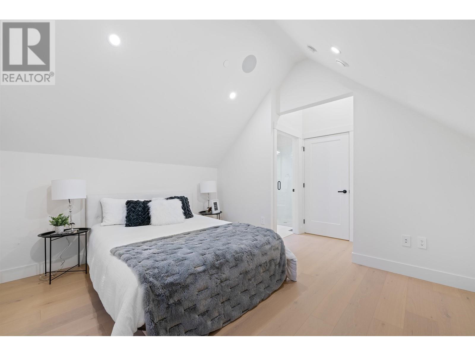2 4769 Commercial Street, Vancouver, British Columbia  V5N 4G8 - Photo 40 - R2974537