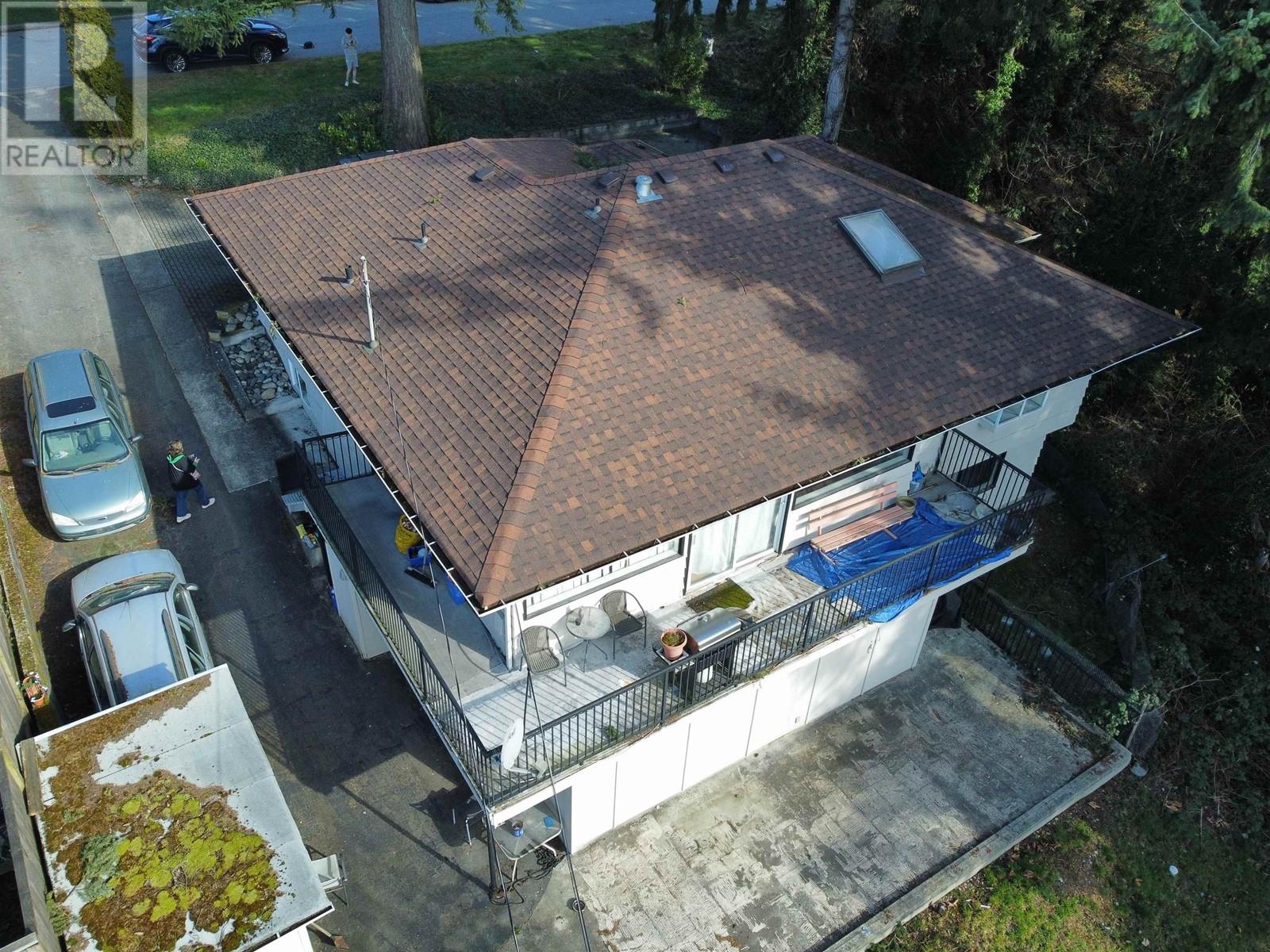 5708 EWART STREET, burnaby, British Columbia