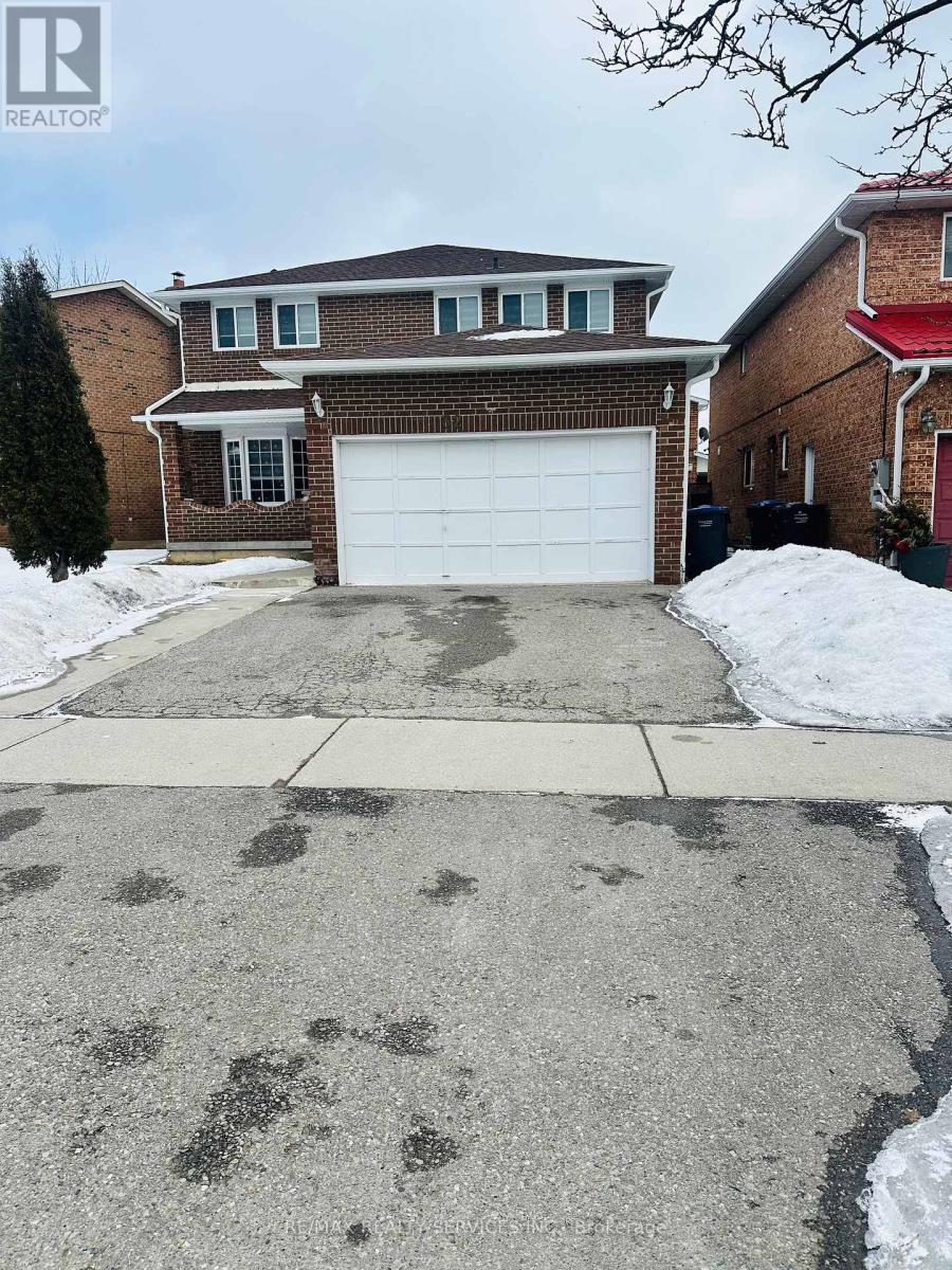 32 BERWICK AVENUE, Brampton, Ontario