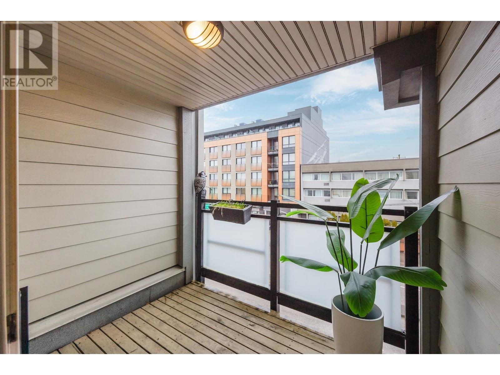 Listing Picture 15 of 30 : 309 405 SKEENA STREET, Vancouver / 溫哥華 - 魯藝地產 Yvonne Lu Group - MLS Medallion Club Member