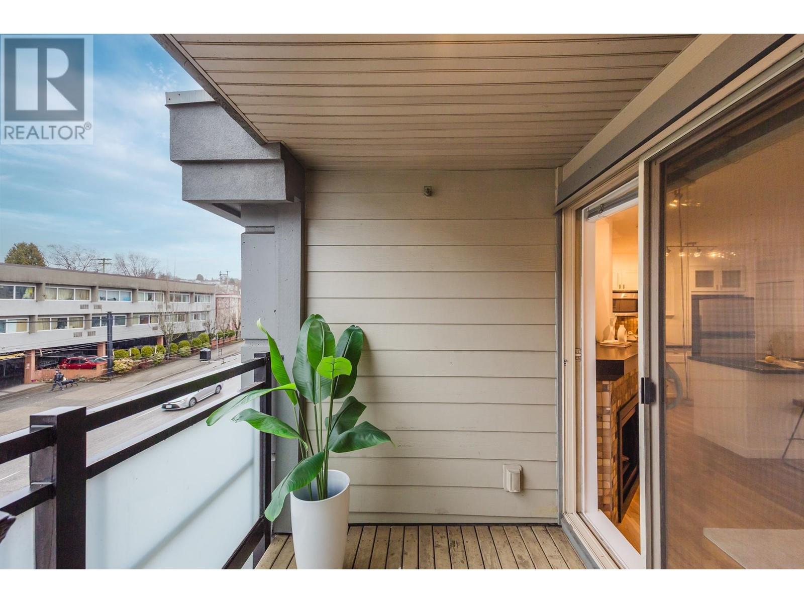 Listing Picture 17 of 30 : 309 405 SKEENA STREET, Vancouver / 溫哥華 - 魯藝地產 Yvonne Lu Group - MLS Medallion Club Member